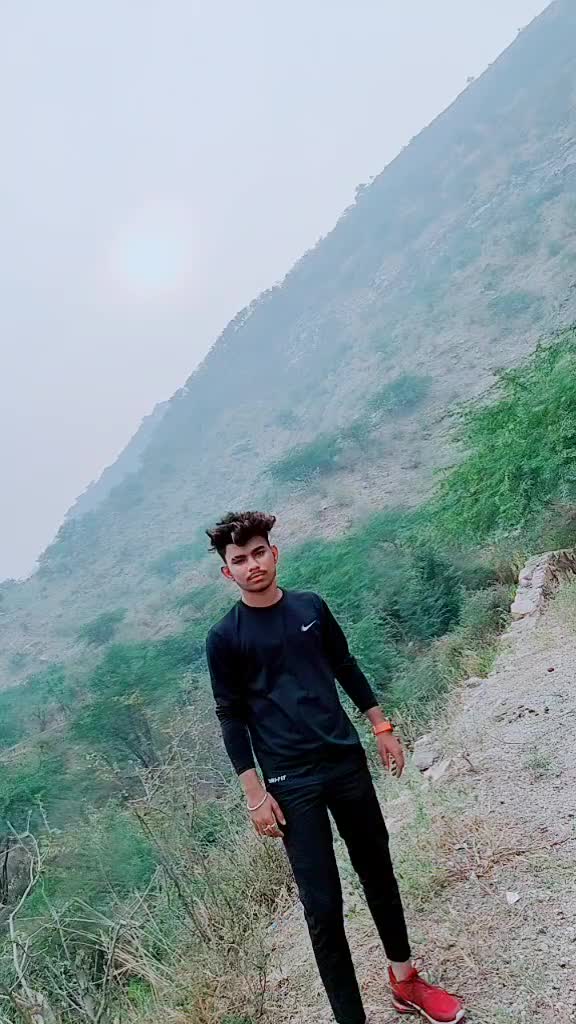 @lucky saini