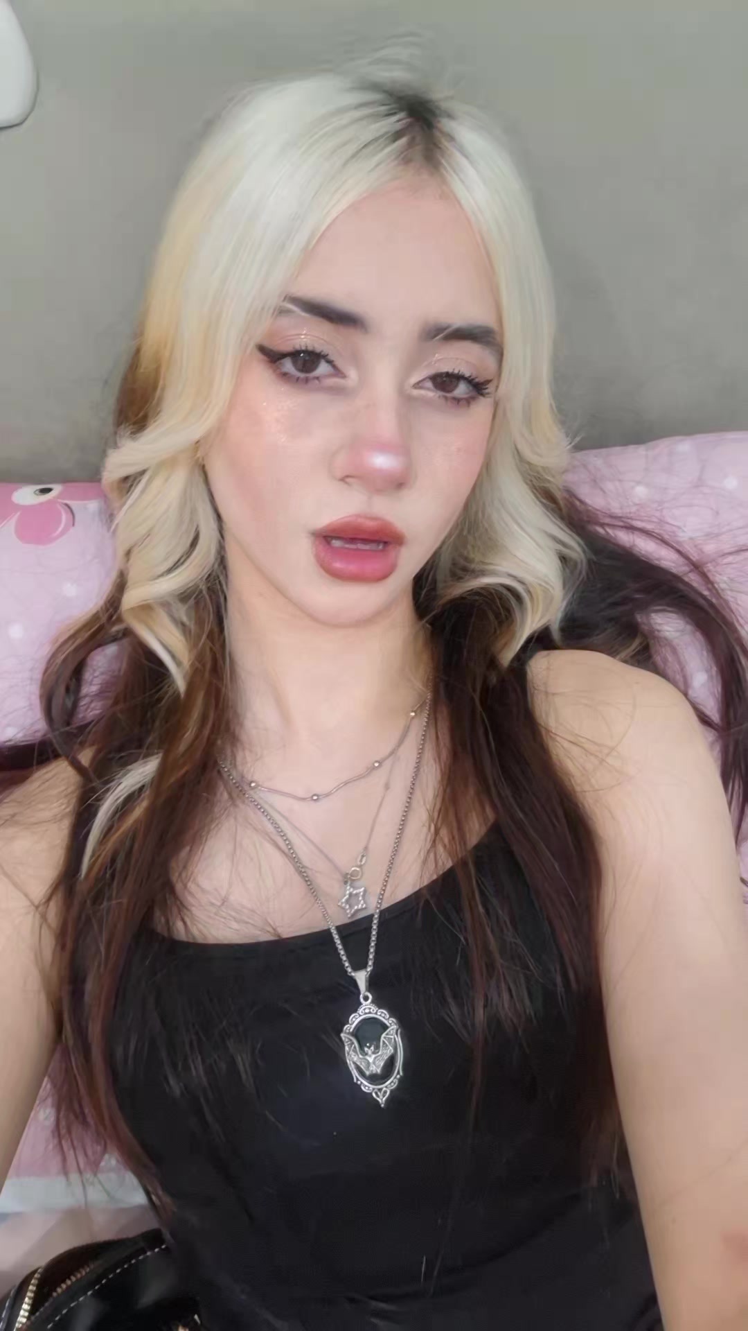 @🐚