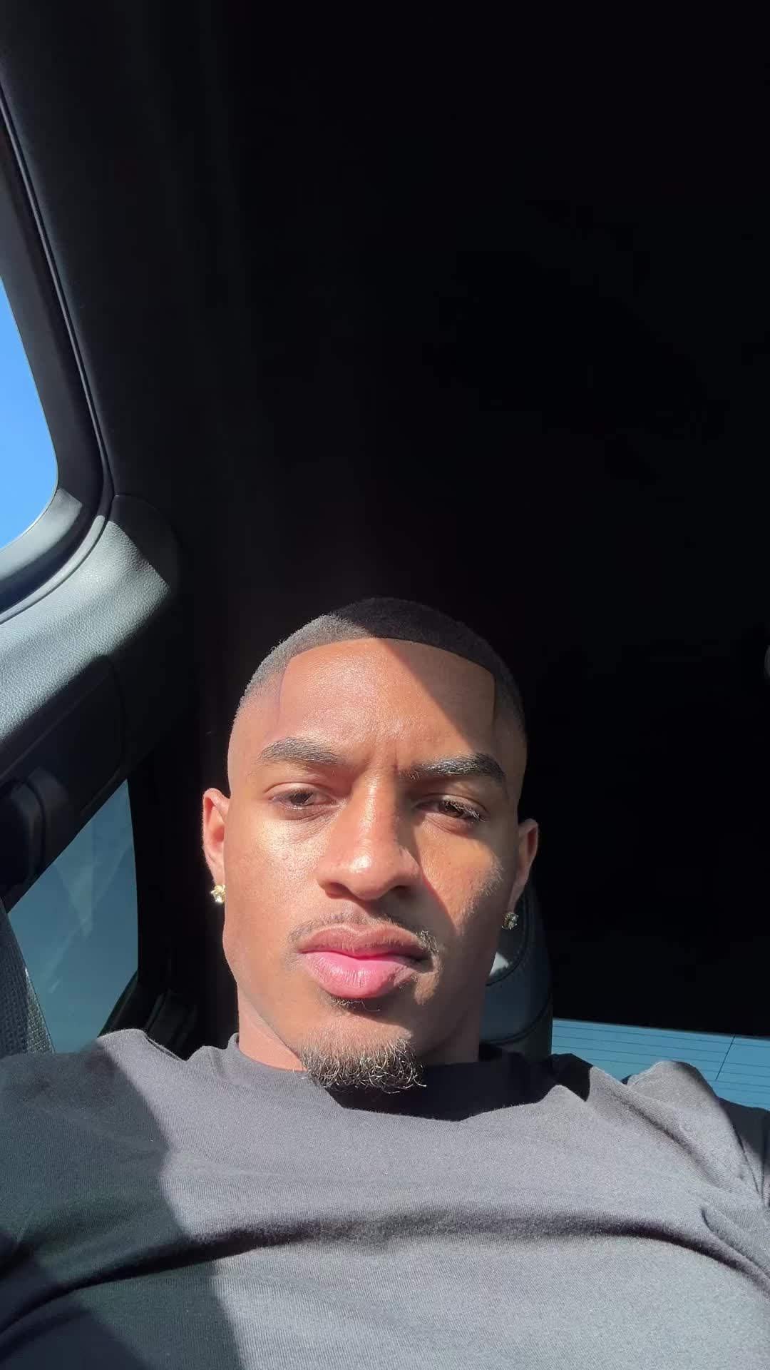 @Avii.