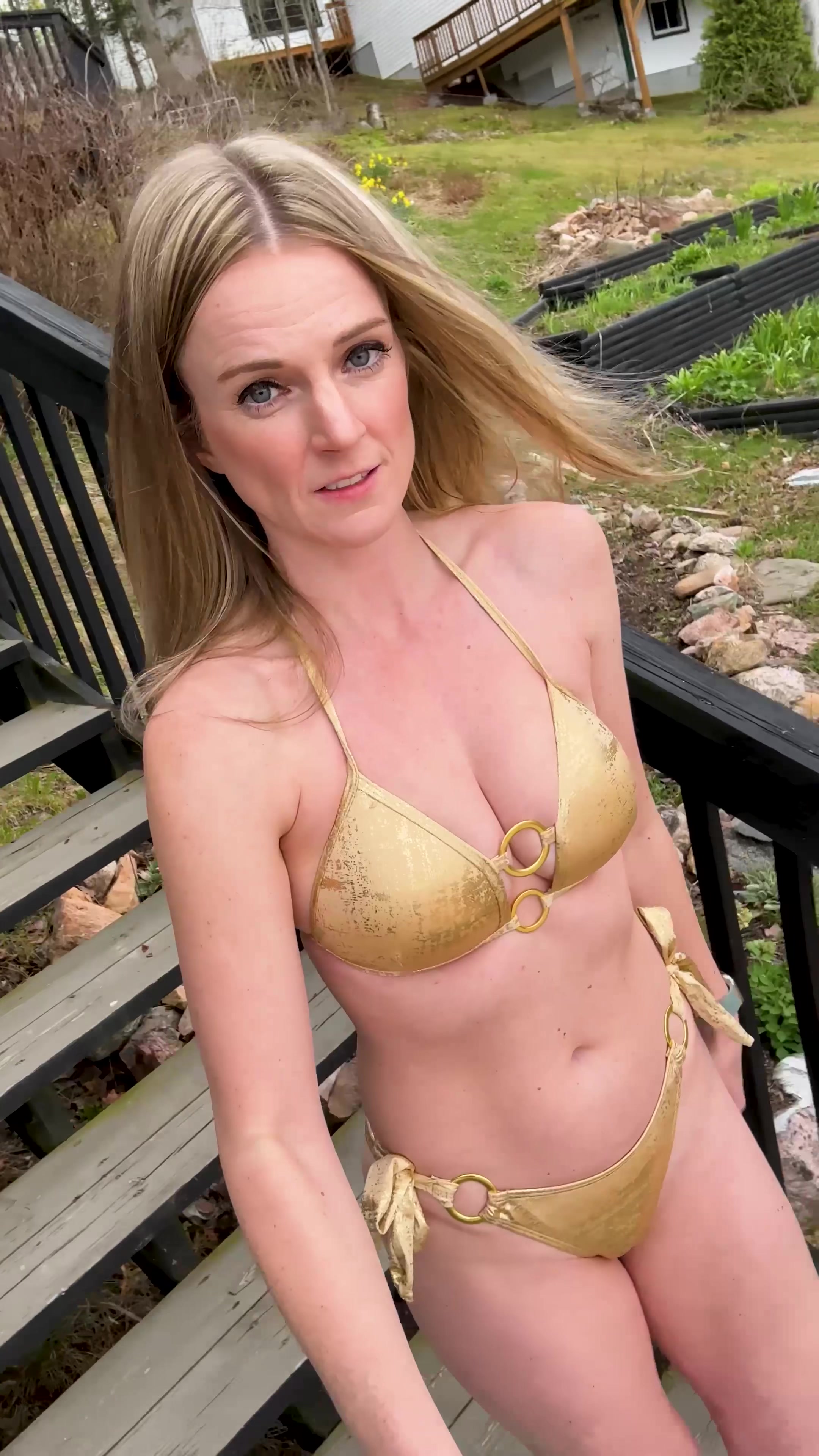 @Bella