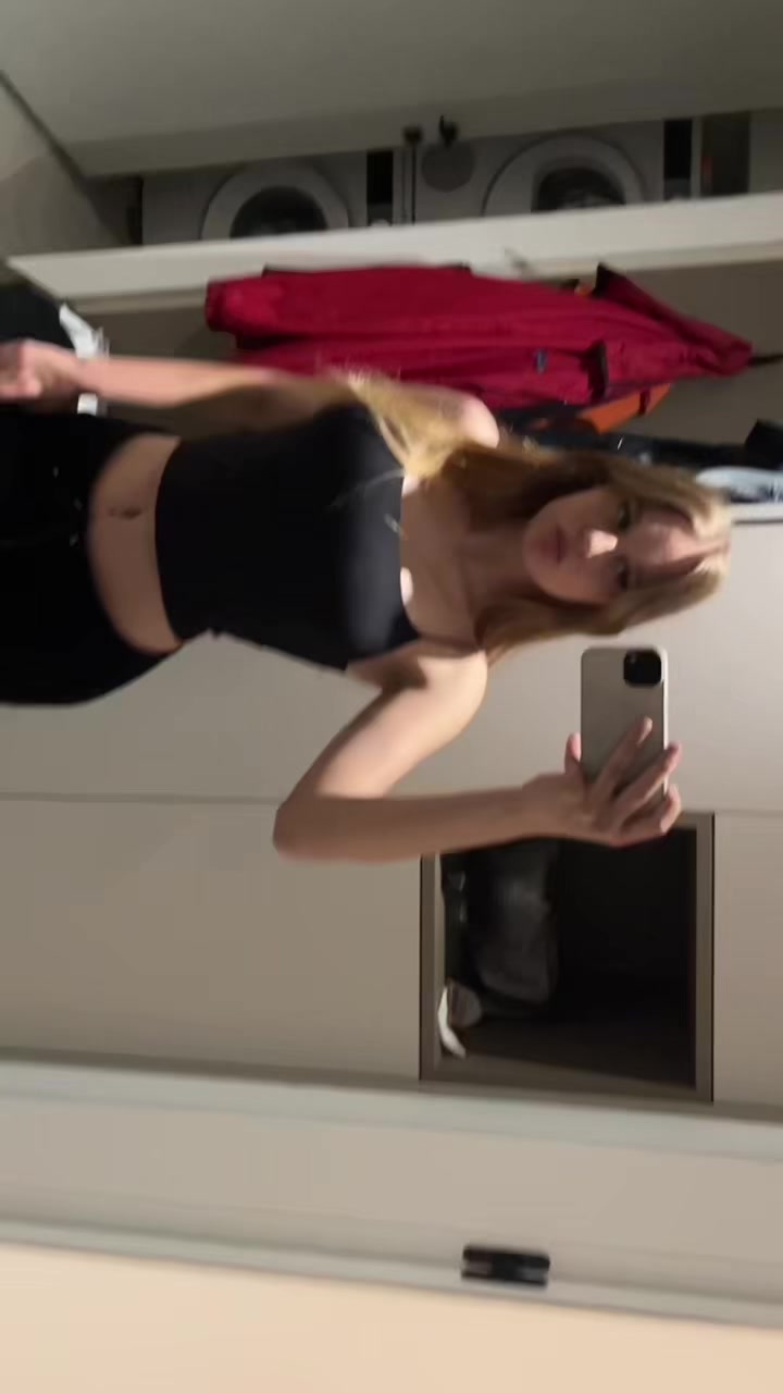 @⃟