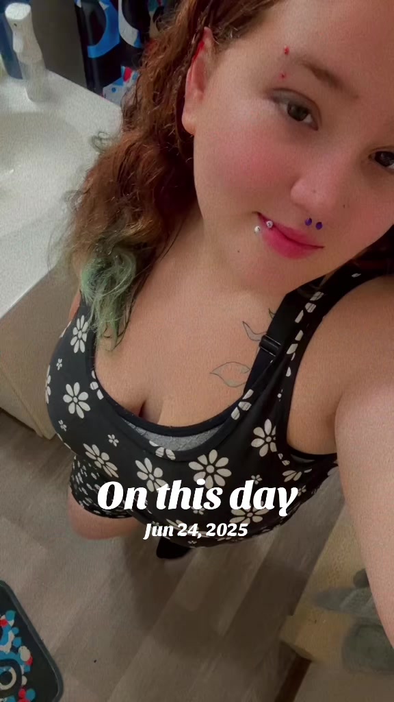 @QueenSatan420 📸🖤