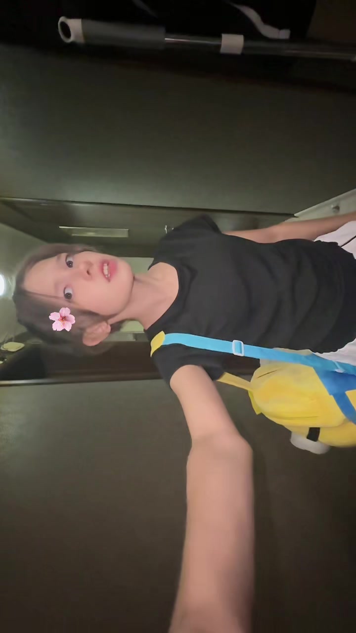 @Тгк: просто брюнетка 🪽