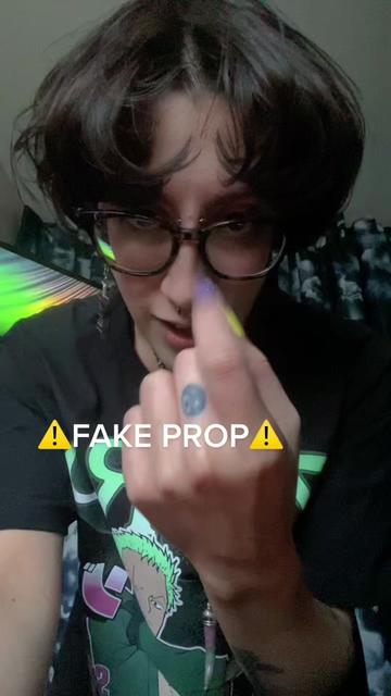 @𖤐 IV&Oslash;!