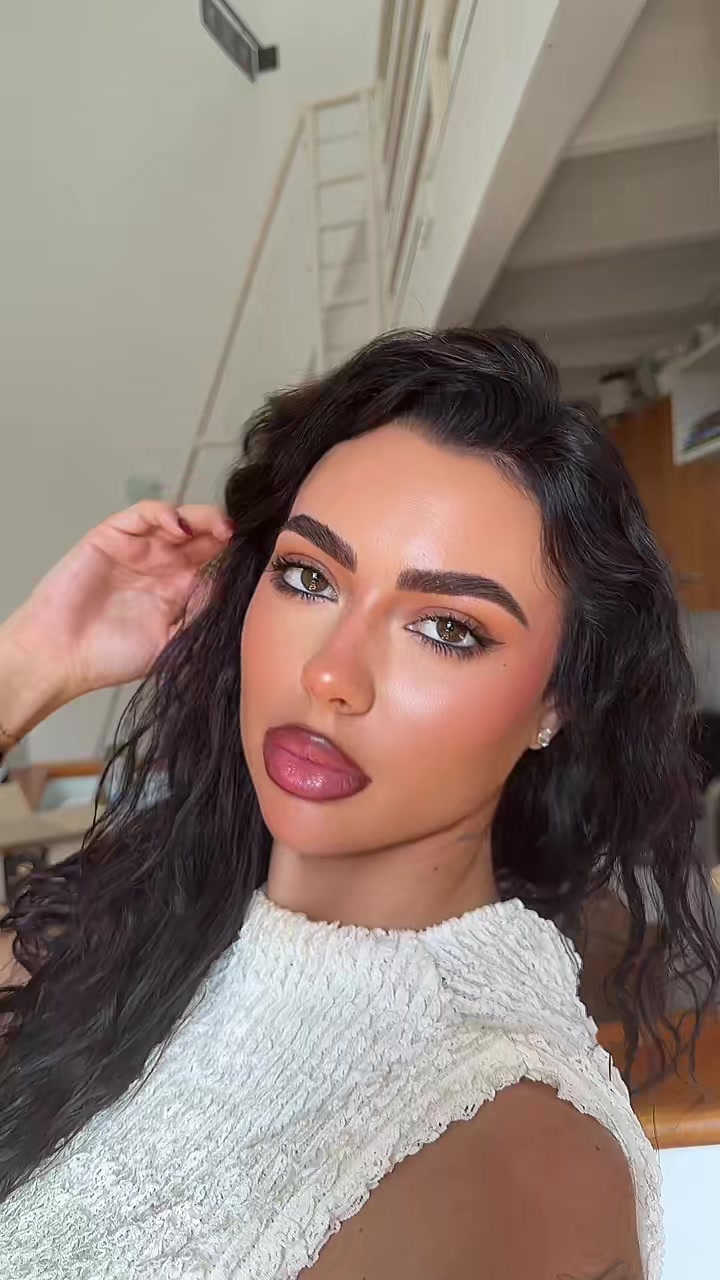 @briannahollyt