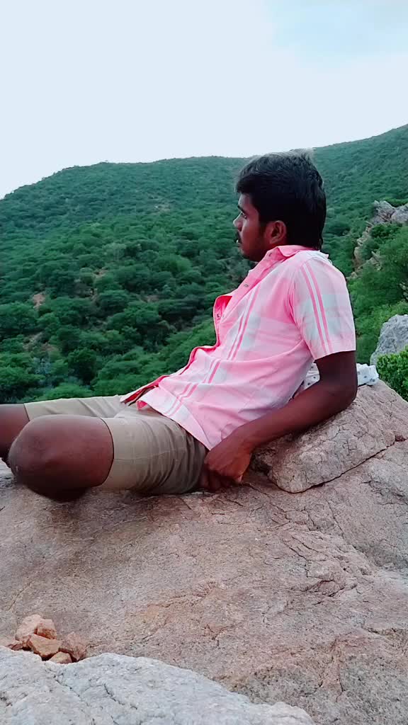 @சின்னப்பூவன்  பூ  வி