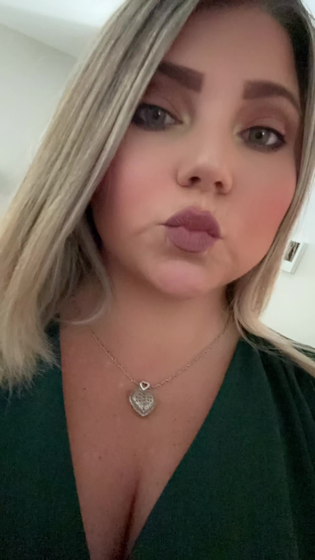 @AshNicole115