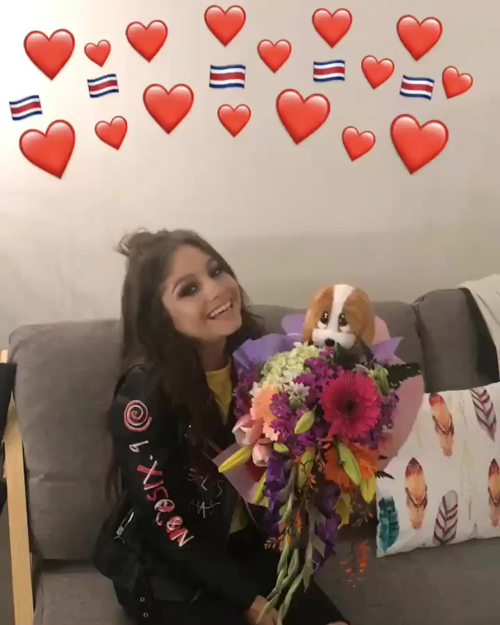 @Karol Sevilla🌙