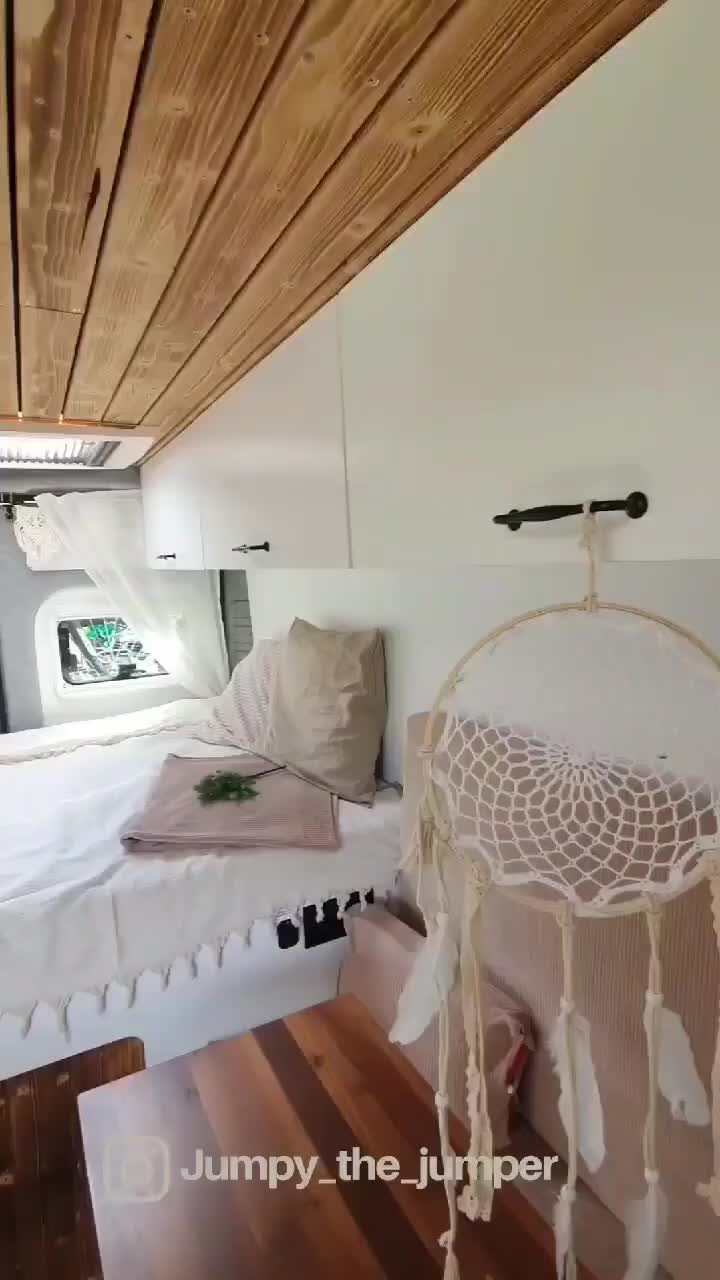 @Jumpy_the_jumper