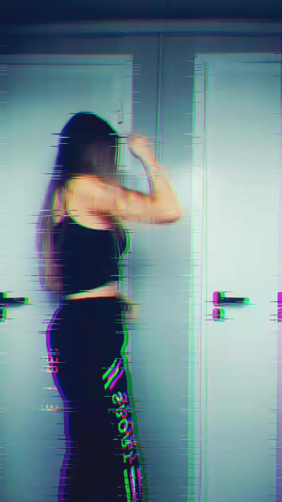 @Rebecca_official03