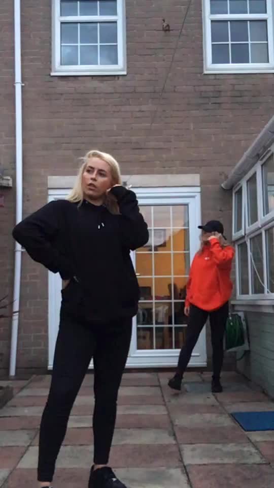 @ThelwellSisters✨