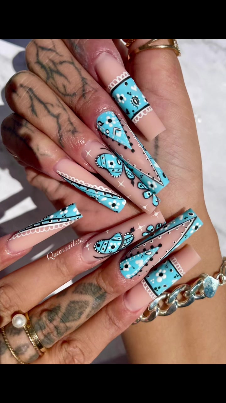 @Queennails