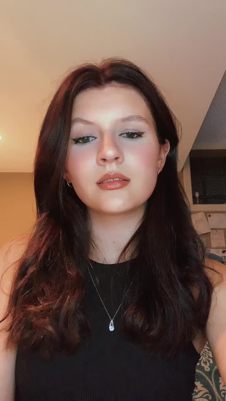 @Leyla Ingles