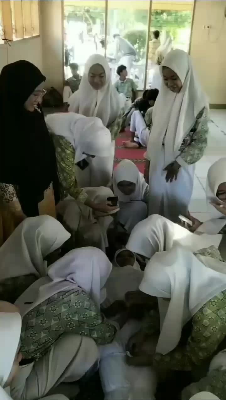 @XII MIPA 1 udh lulus