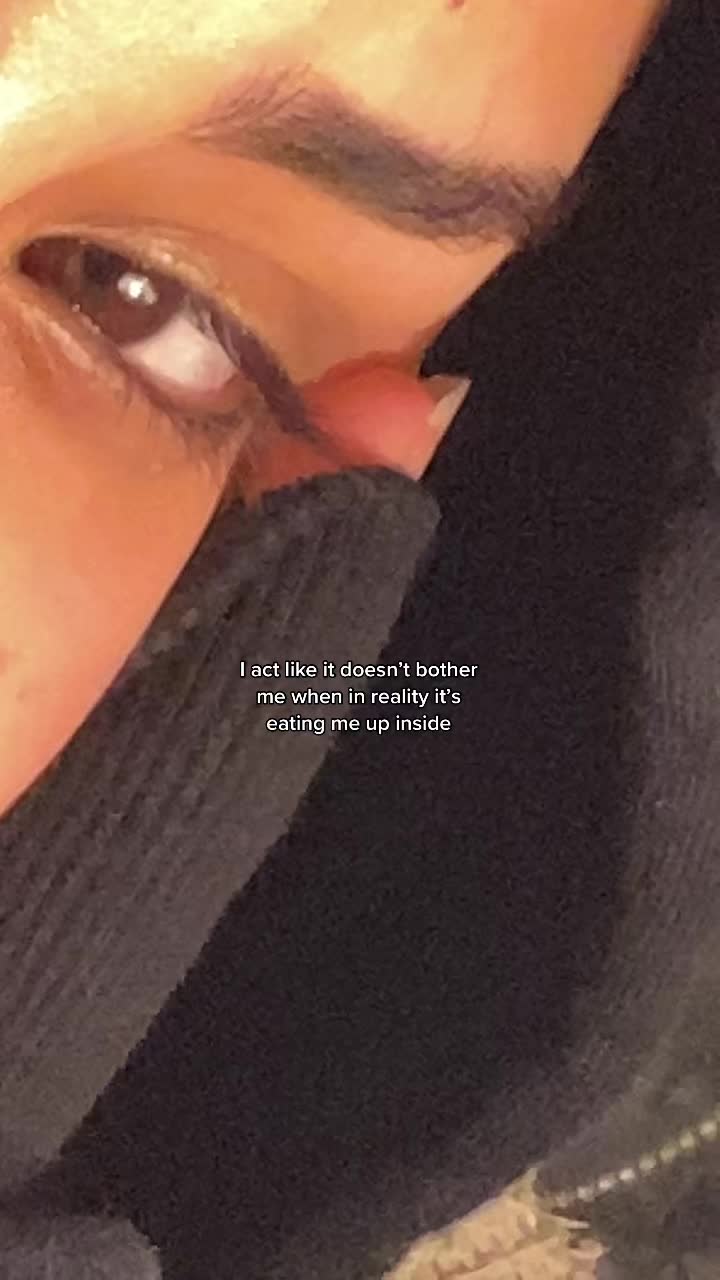 @🧍🏻&zwj;♀️