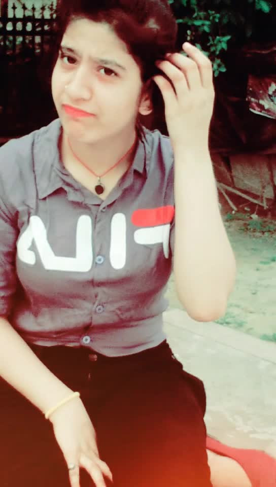 @divyanshi..😚65
