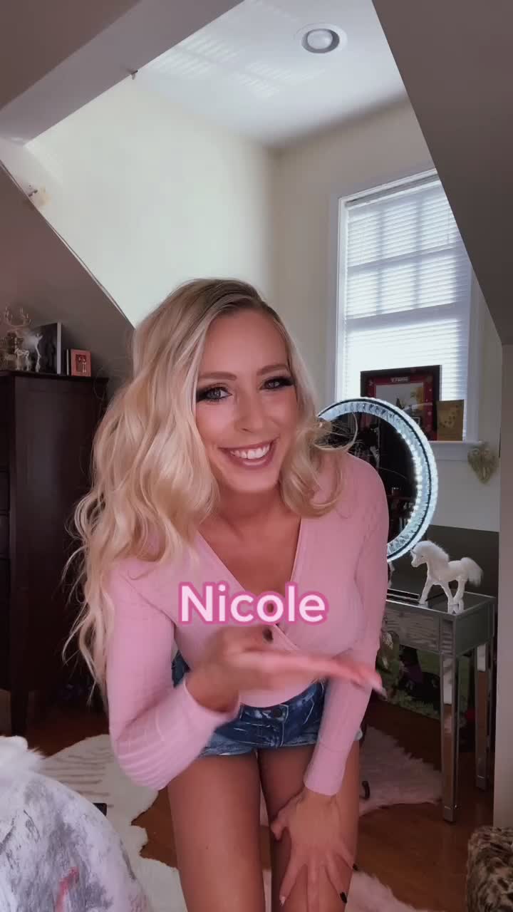 @๐ฆ๐ Nicole Alexandra ๐๐ฆ