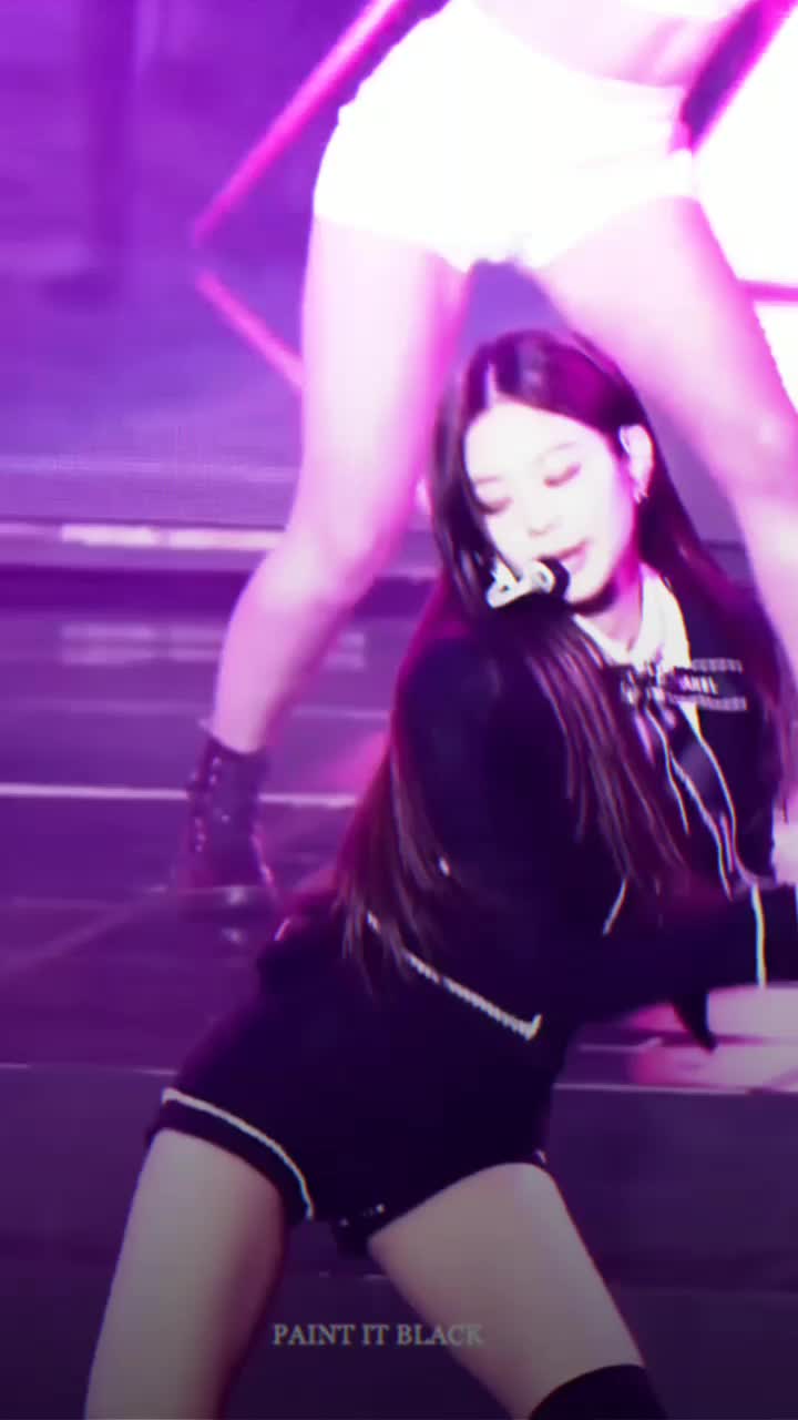 @naomi
