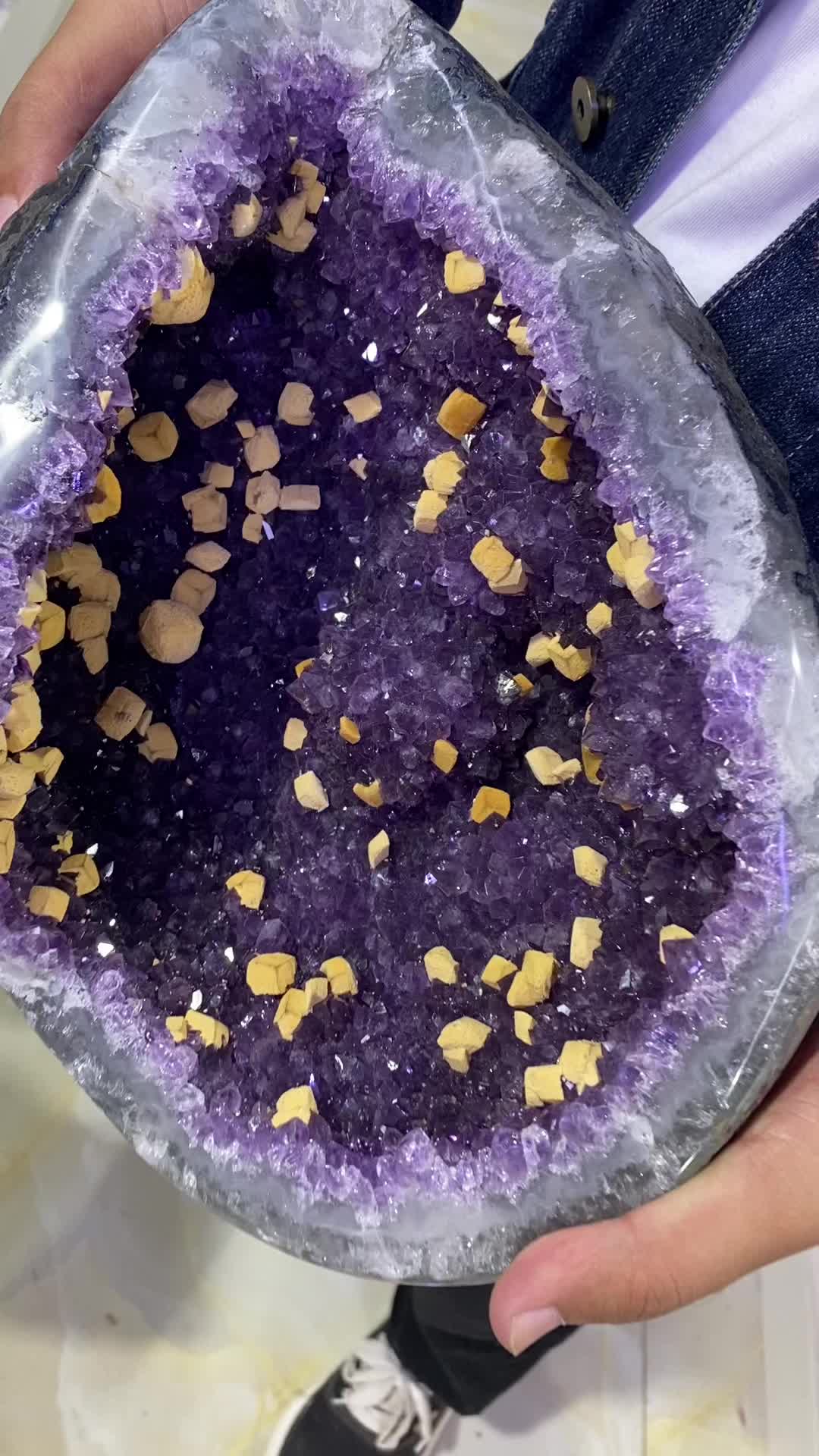 @J’s crystal