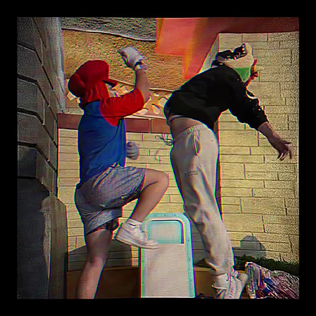 @zac //_<