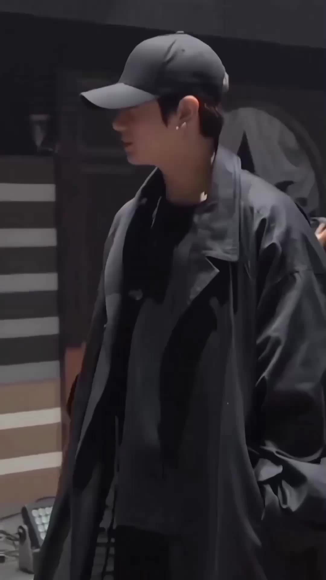 @𝘷𝘦𝘭𝘺𝘯𝘴 _🦨