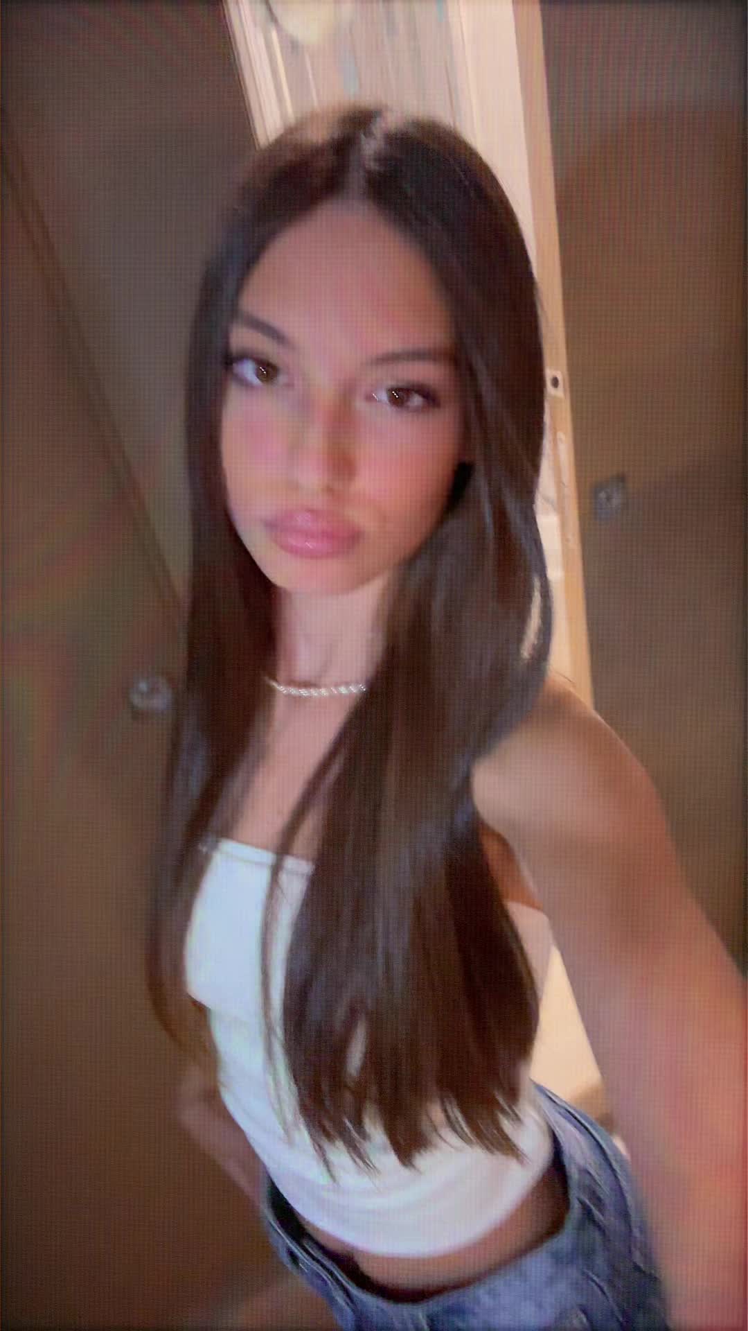 @V🌟