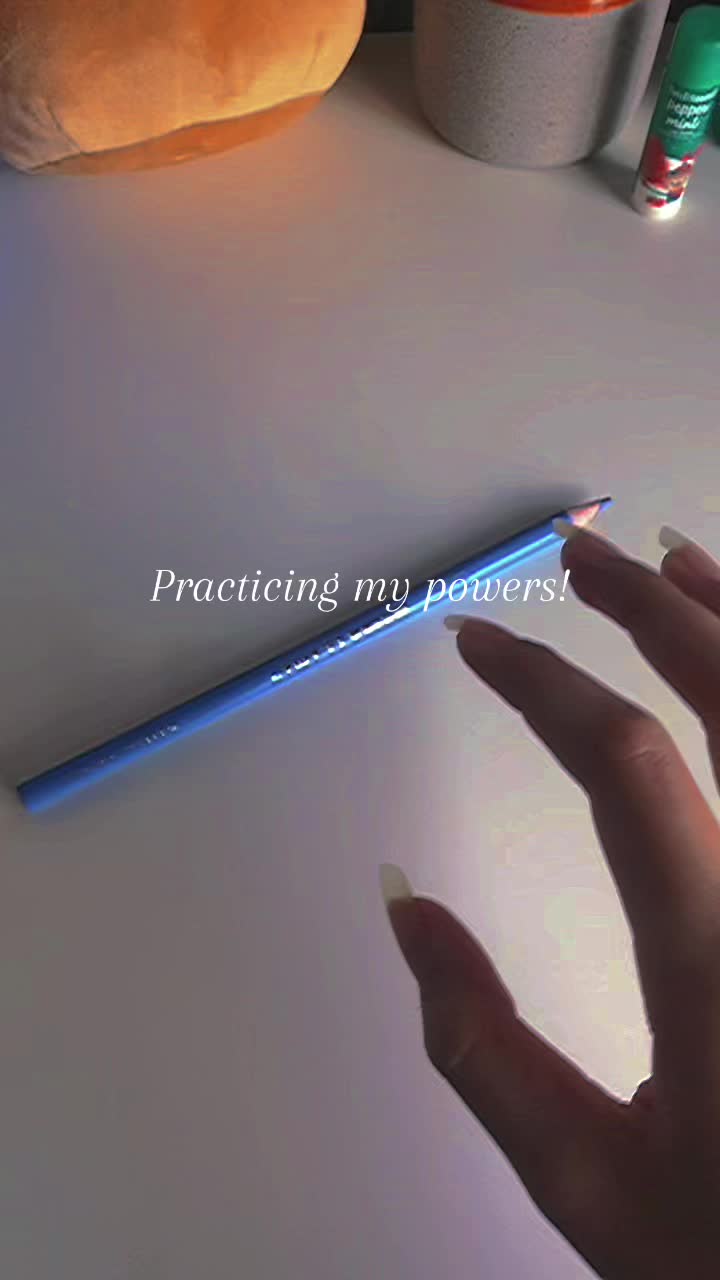 @Elodie