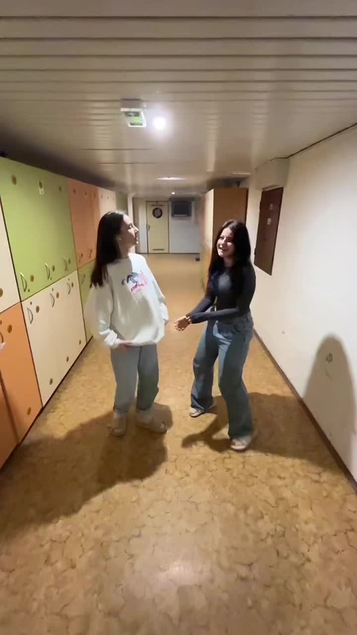 @zuzzz ྀི