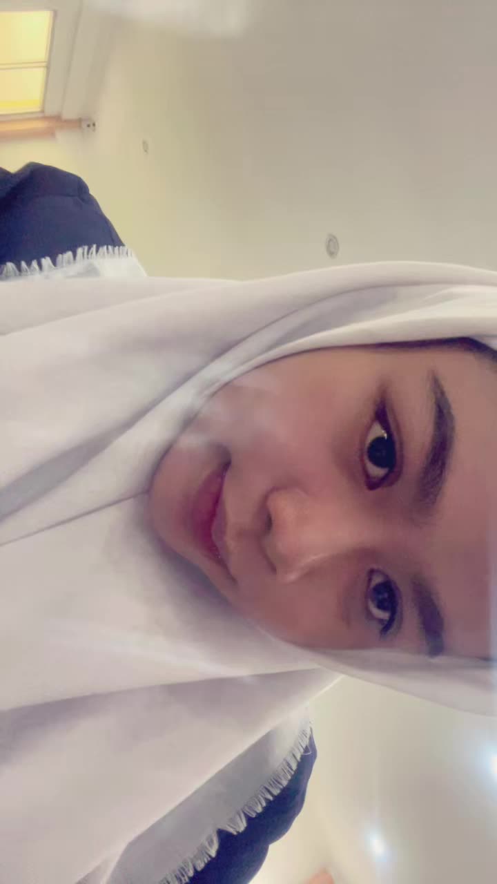 @thissntia_