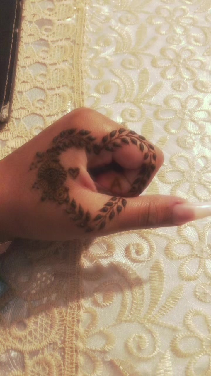 @️♡ Luton Henna Artist ♡