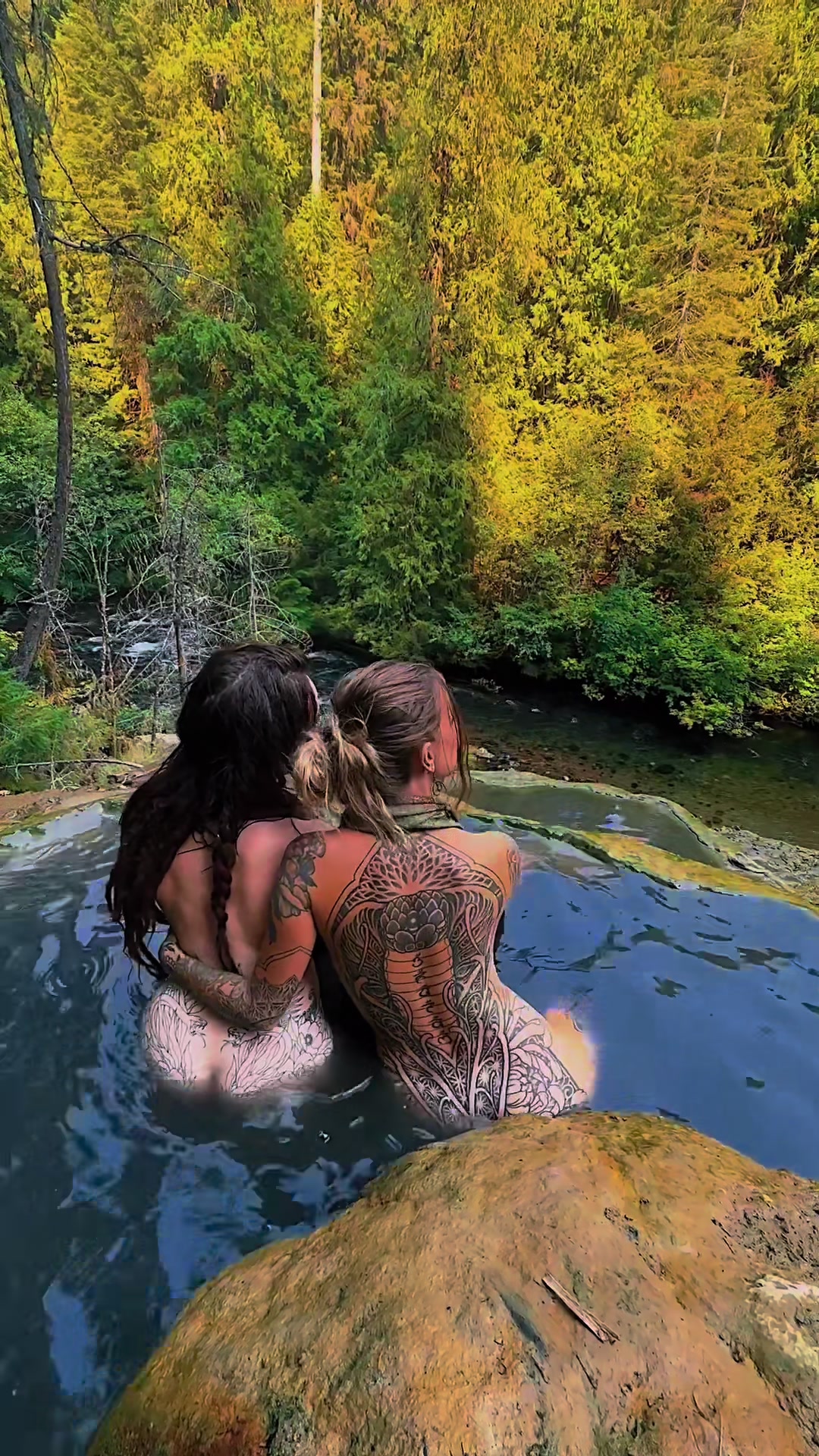 @ahlya