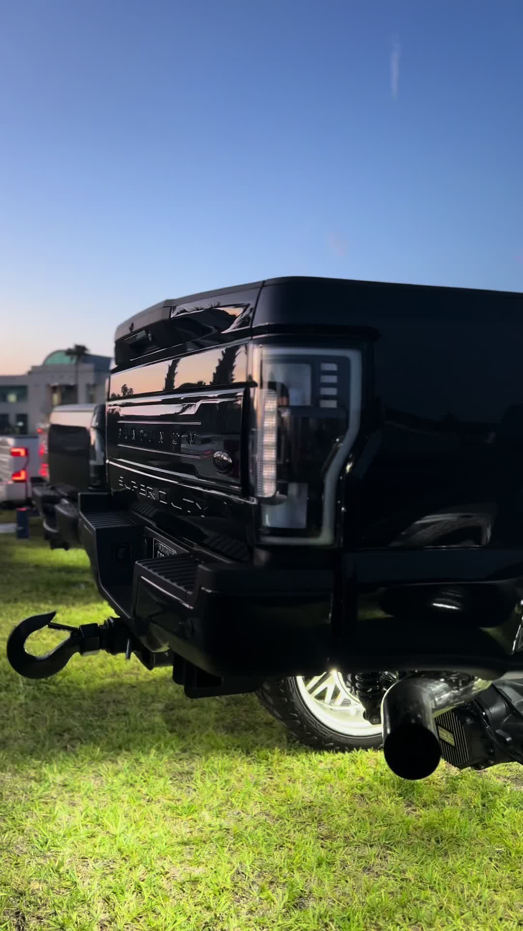 @trucks.com