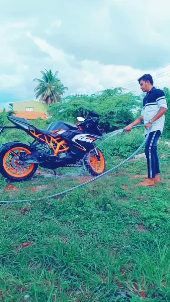 @KTM-lvr MandyaGowdru