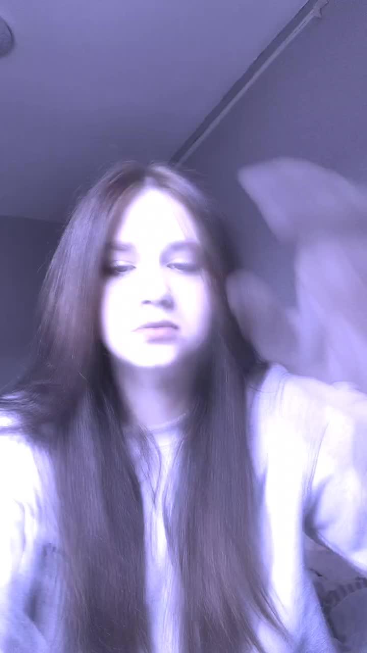 @angelisha)