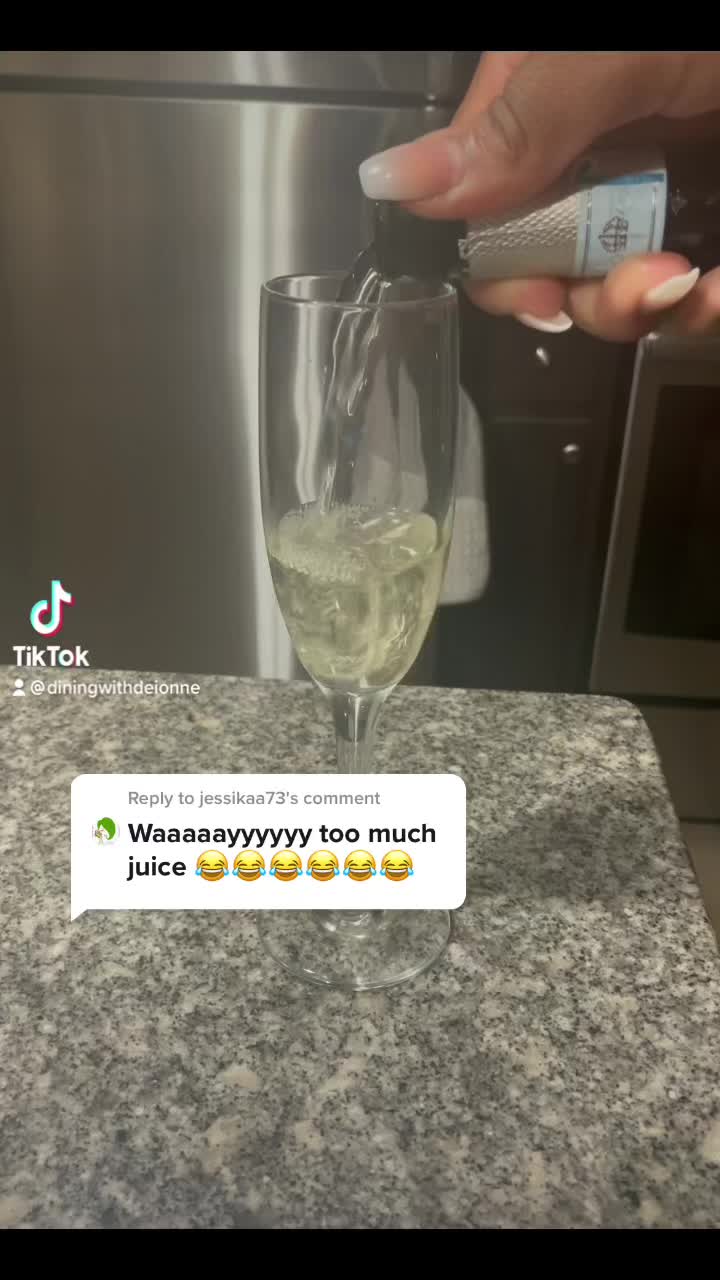 @DiningWithDeionne