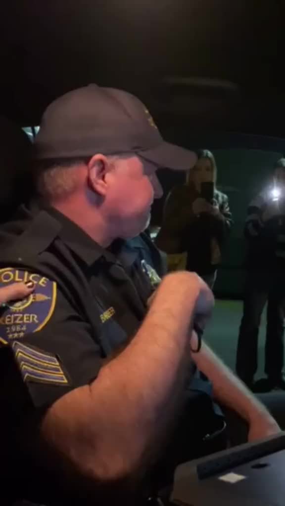 @Trump2028police