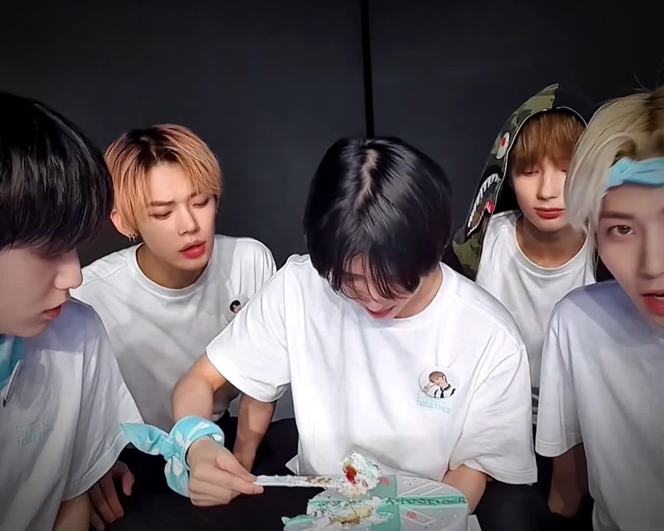@모아