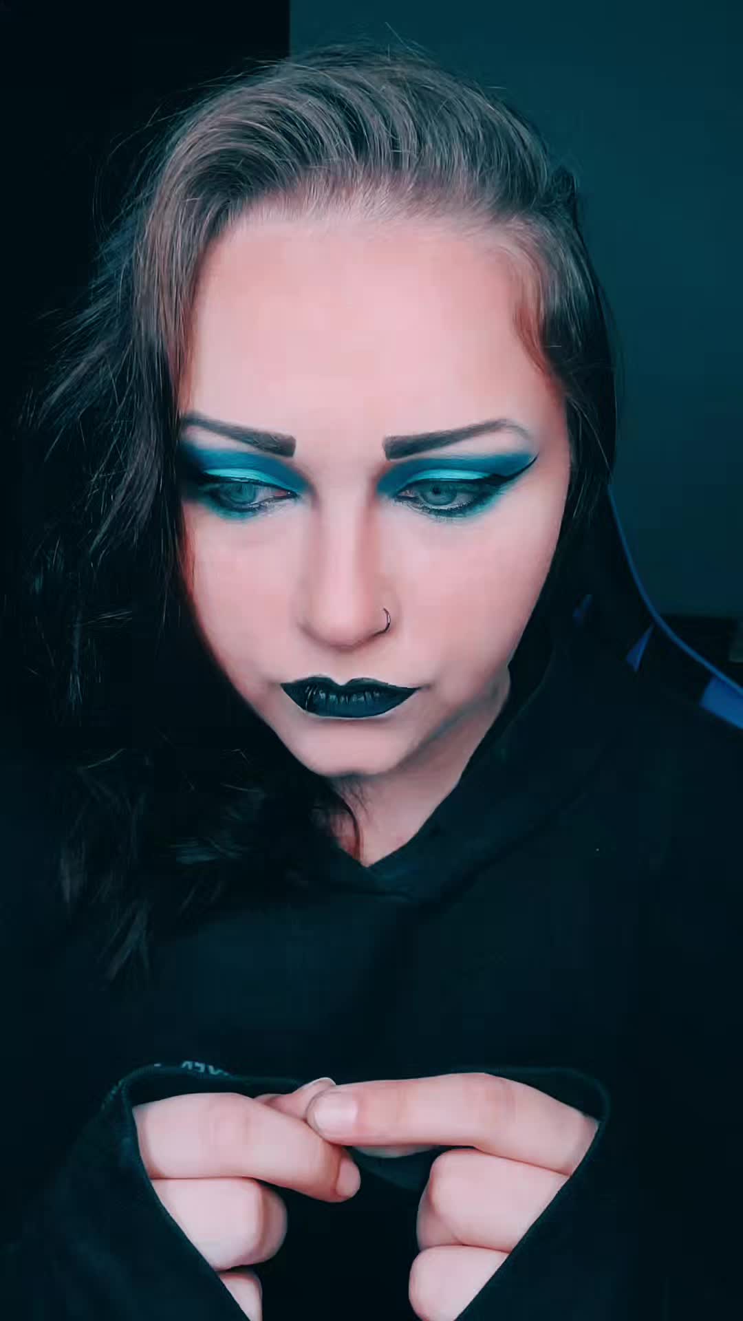 @Blue_Eyed_Darkness