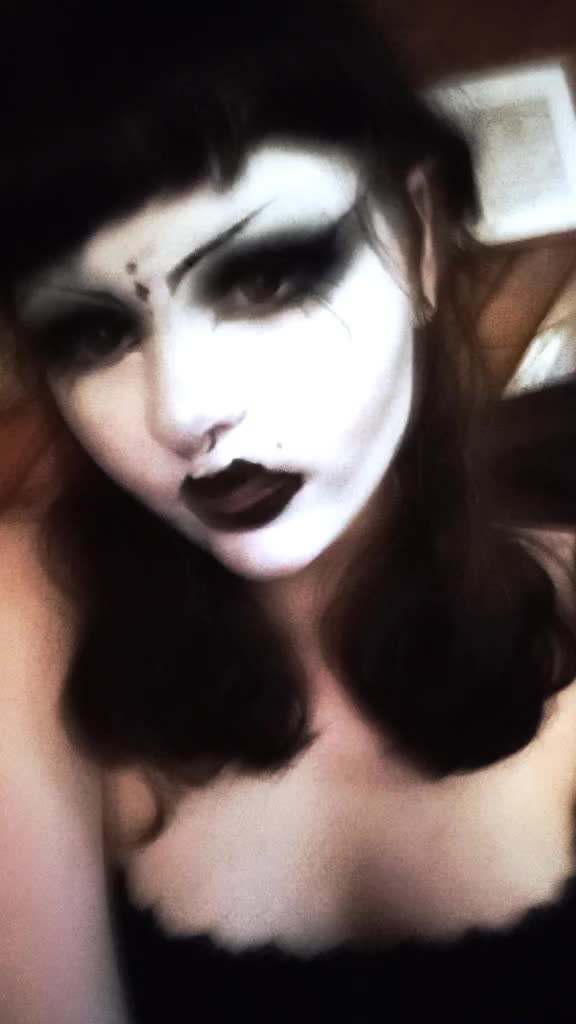 @🧟♀️🪦REILYNN🪦🧟♀️