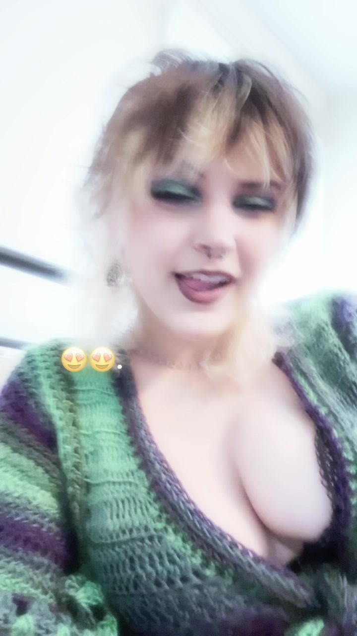@PeachiesArt