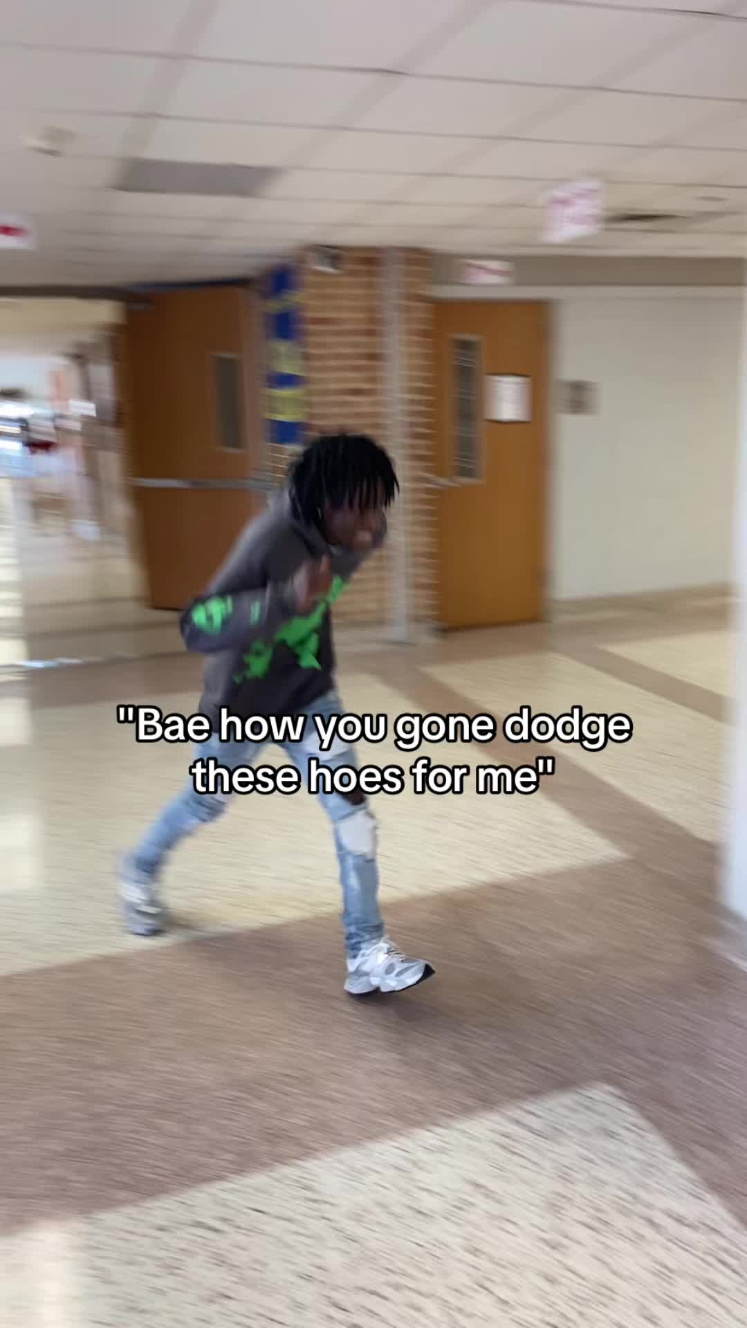@⃟