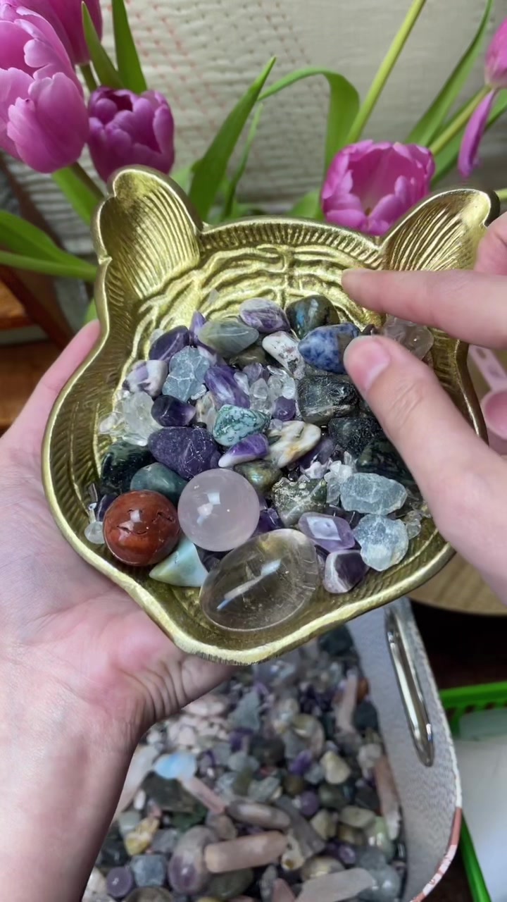 @Witchy Kitty Crystals