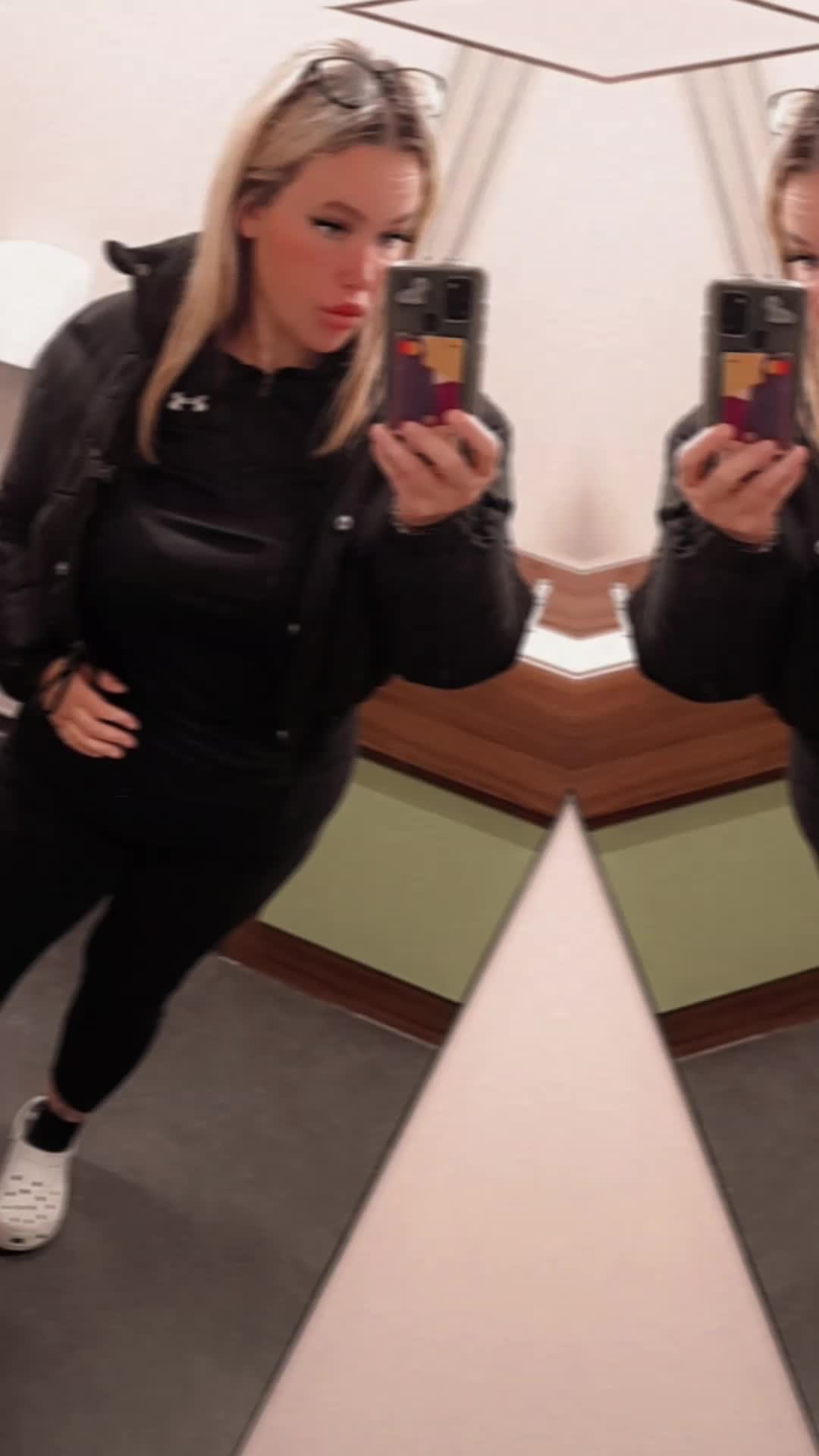 @BlondeQueenBee🍑🐷🥷📸🚩