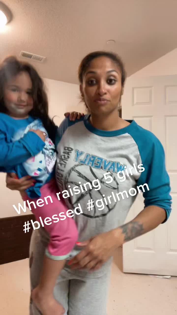 @Momof6