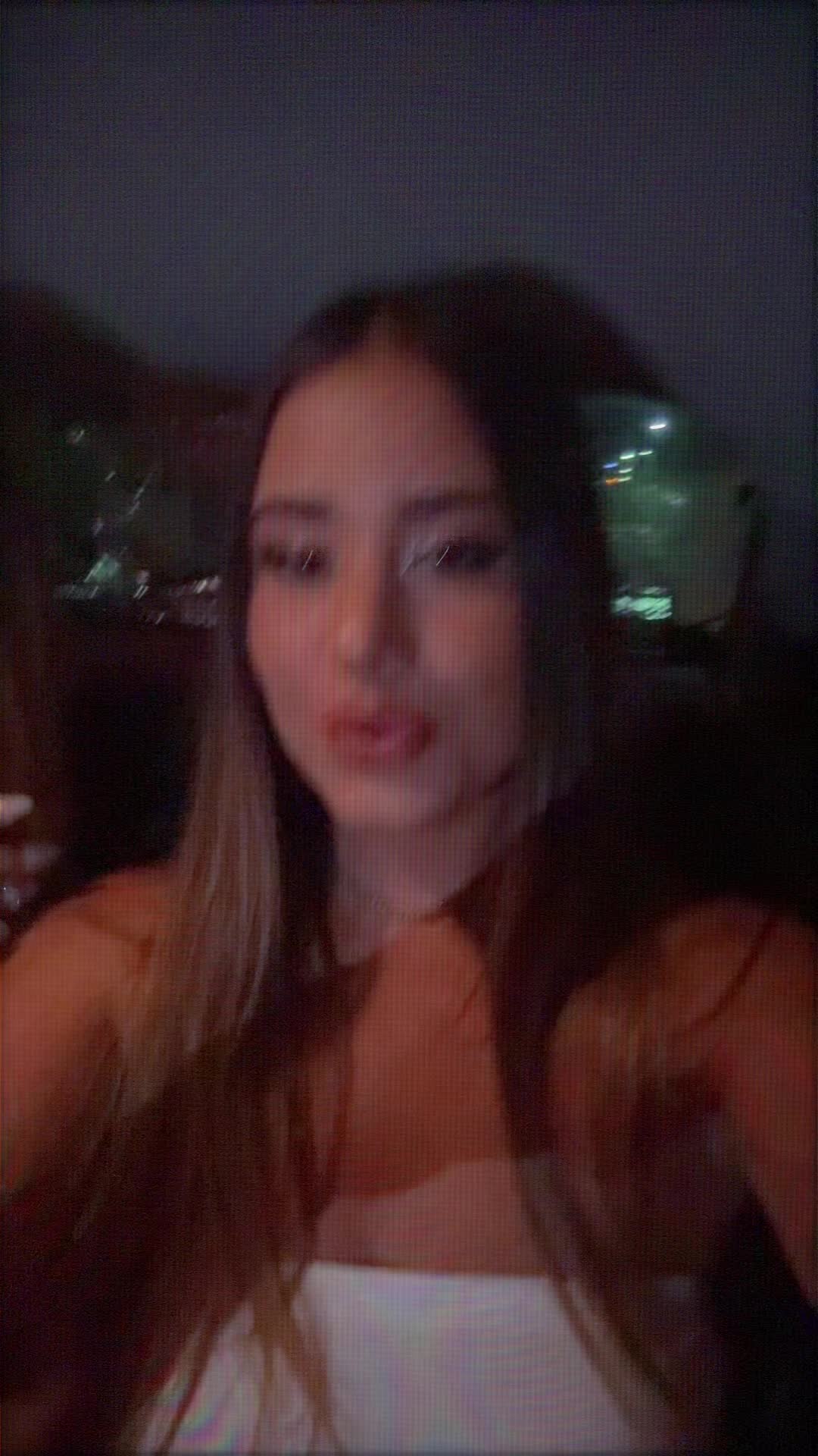 @Marika__