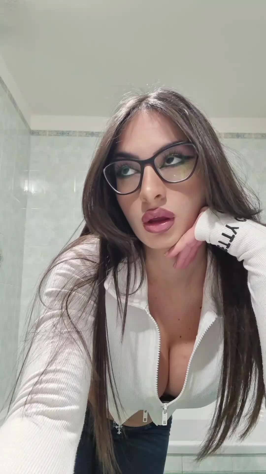 @_alessandra_