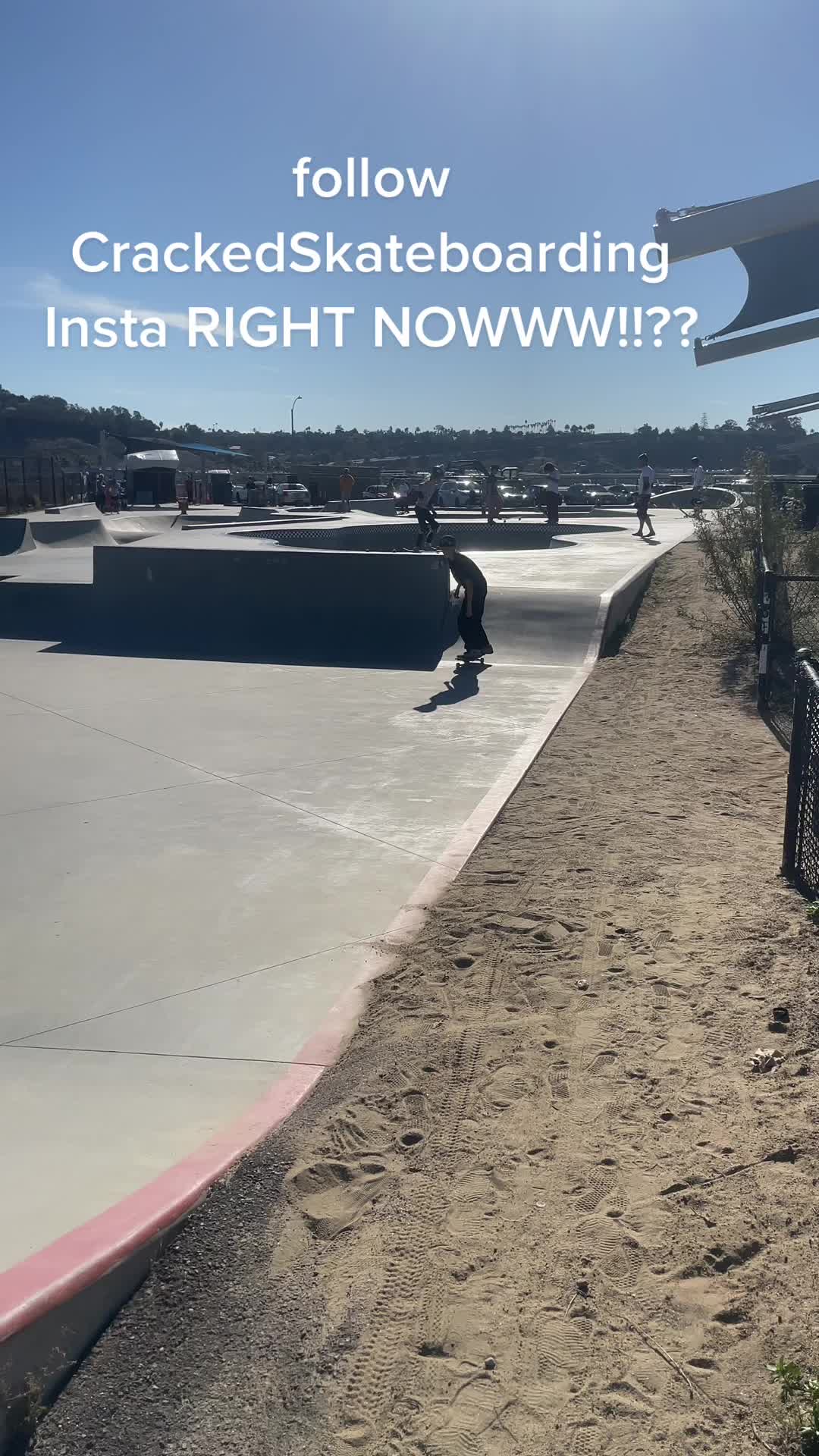 @Cracked Skateboarding