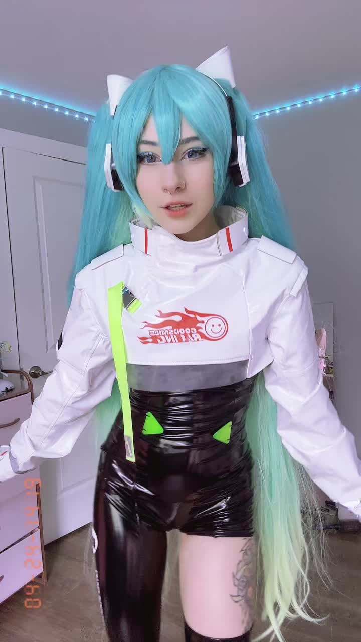 @izzy.cosplayy