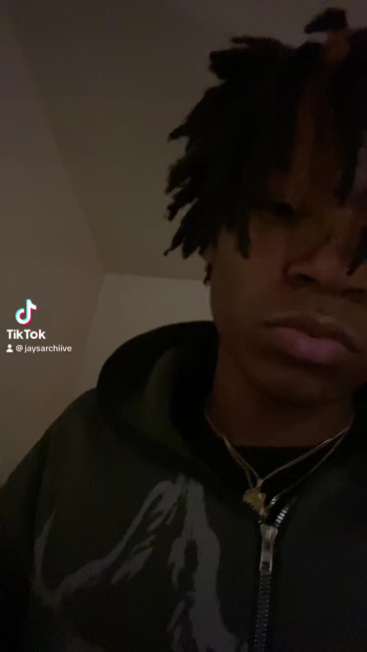 @⃟
