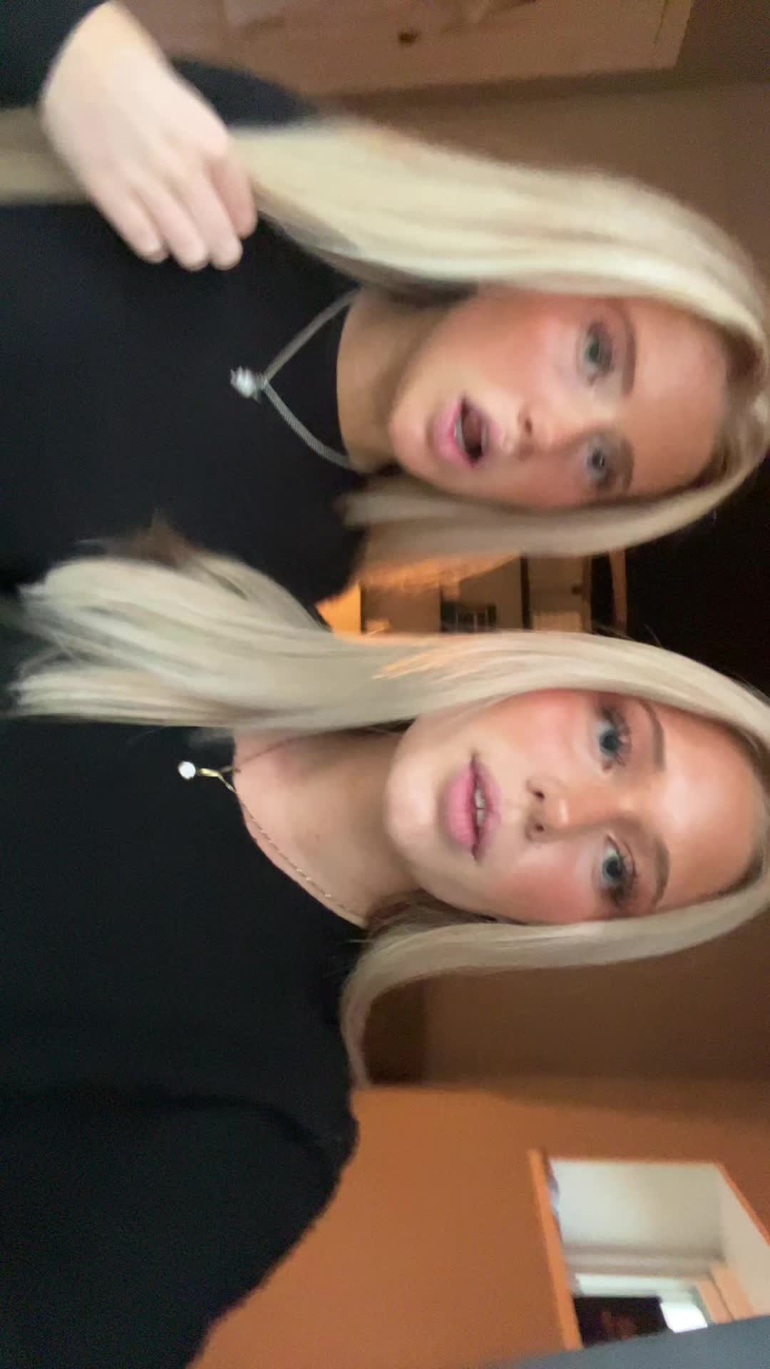 @Ella